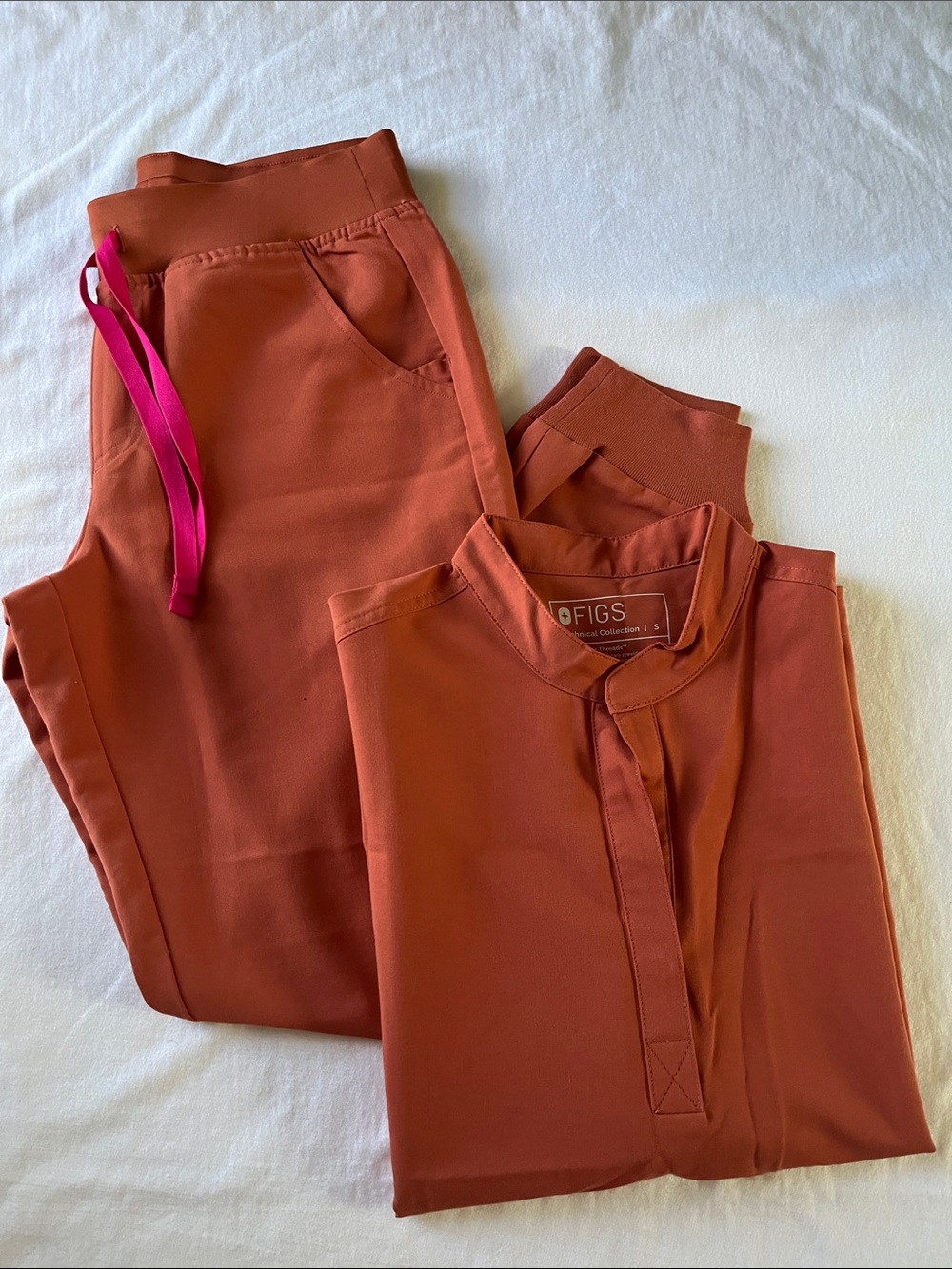 FIGS Scrub Set Terracotta Small
